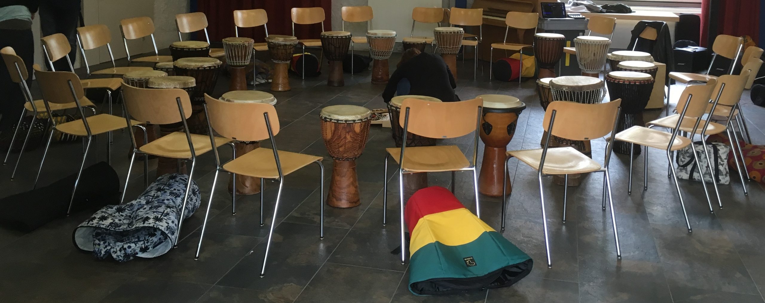 Fühl den Rhythmus, fühl die Musik - Eine unvergessliche Kursstunde mit viel Groove!